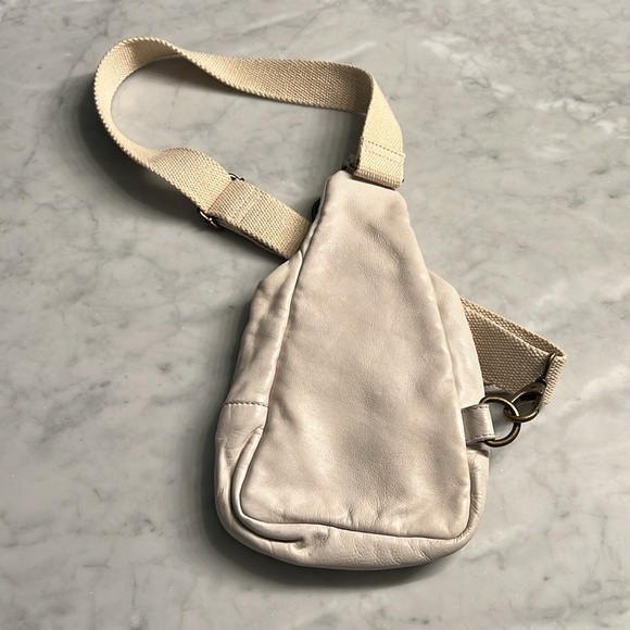 Free People Hudson sling bag. Ivory cream leather. Like new. - Picture 5 of 5